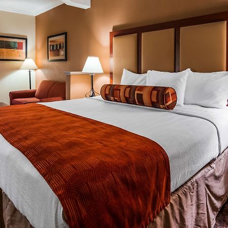 Best Western Plus Waxahachie Inn & Suites Exterior photo