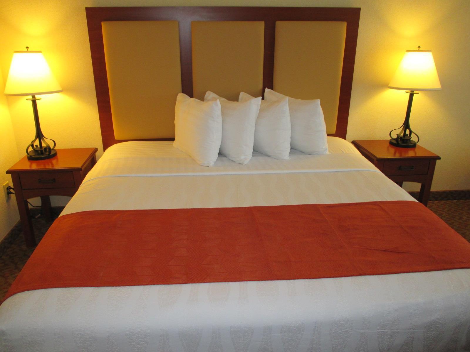 Best Western Plus Waxahachie Inn & Suites Exterior photo
