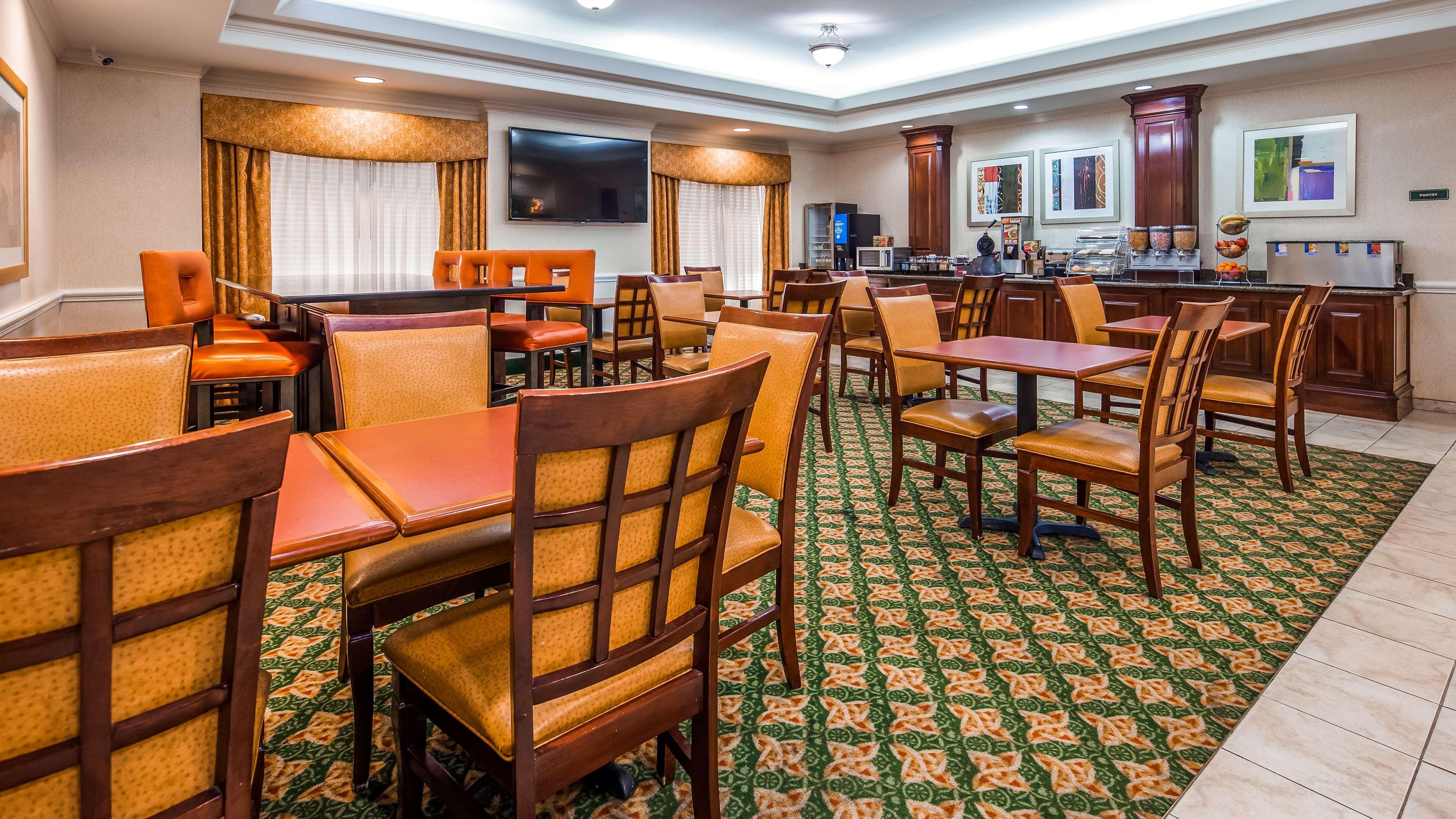 Best Western Plus Waxahachie Inn & Suites Exterior photo