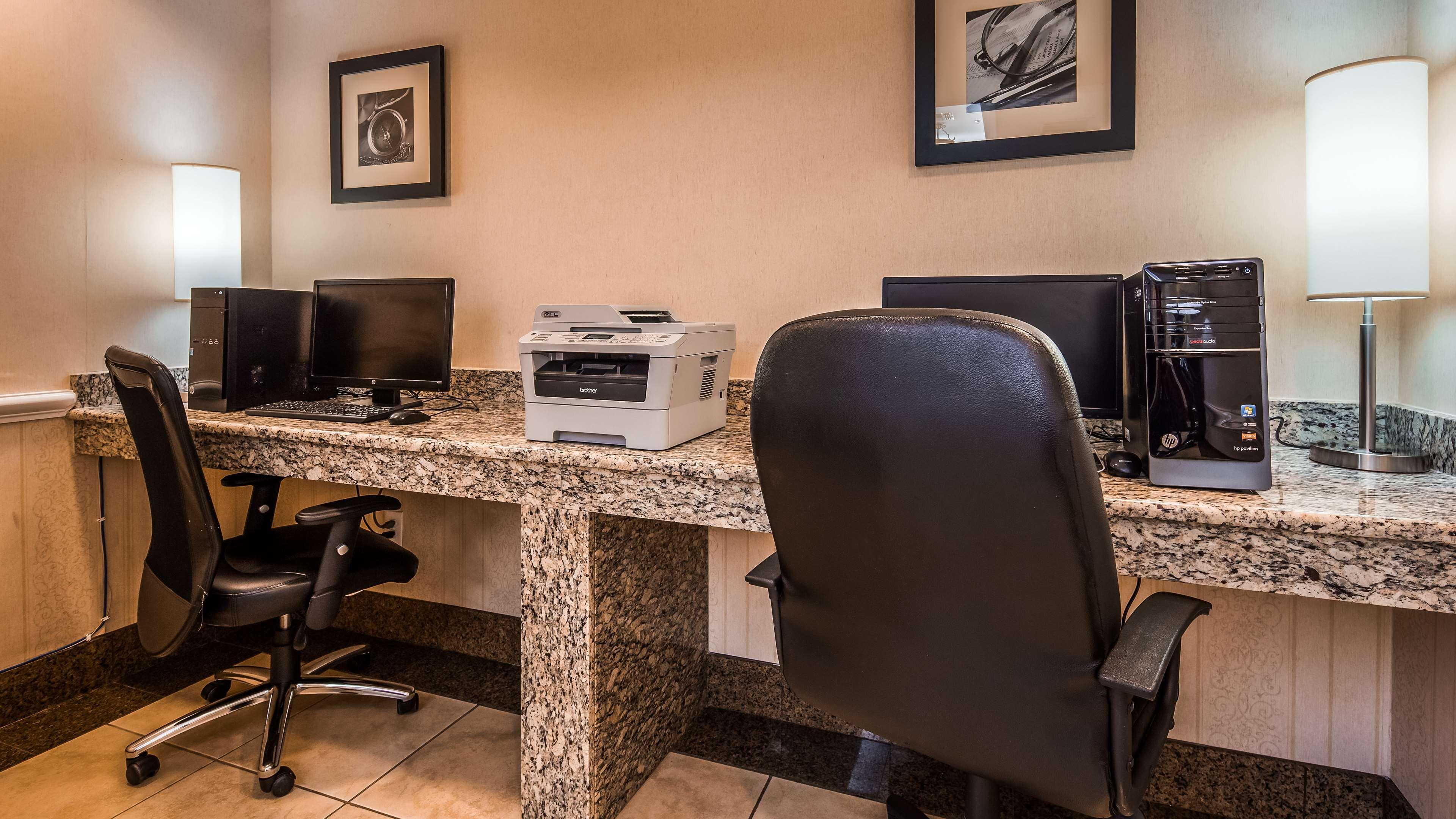 Best Western Plus Waxahachie Inn & Suites Exterior photo
