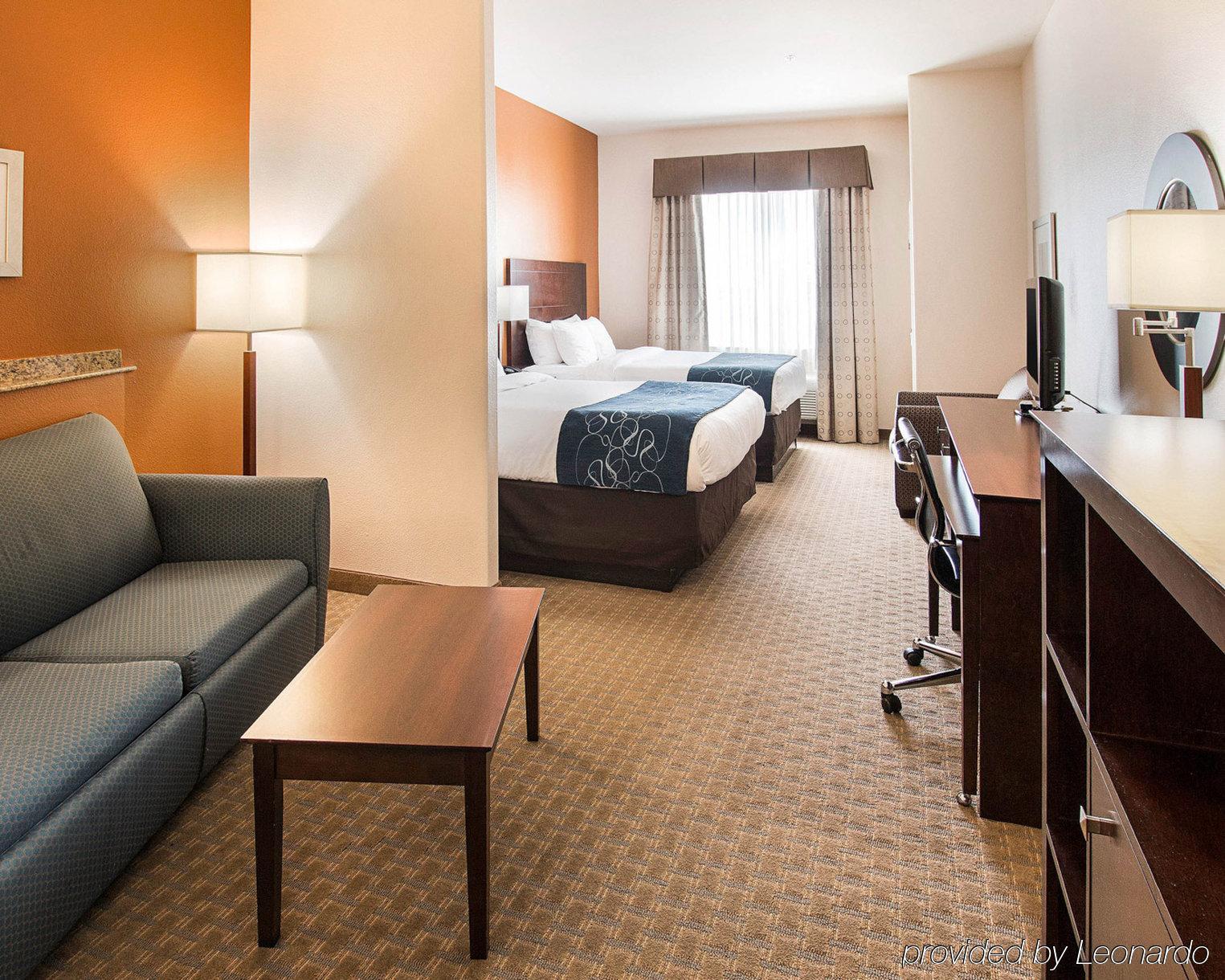 Best Western Plus Waxahachie Inn & Suites Exterior photo