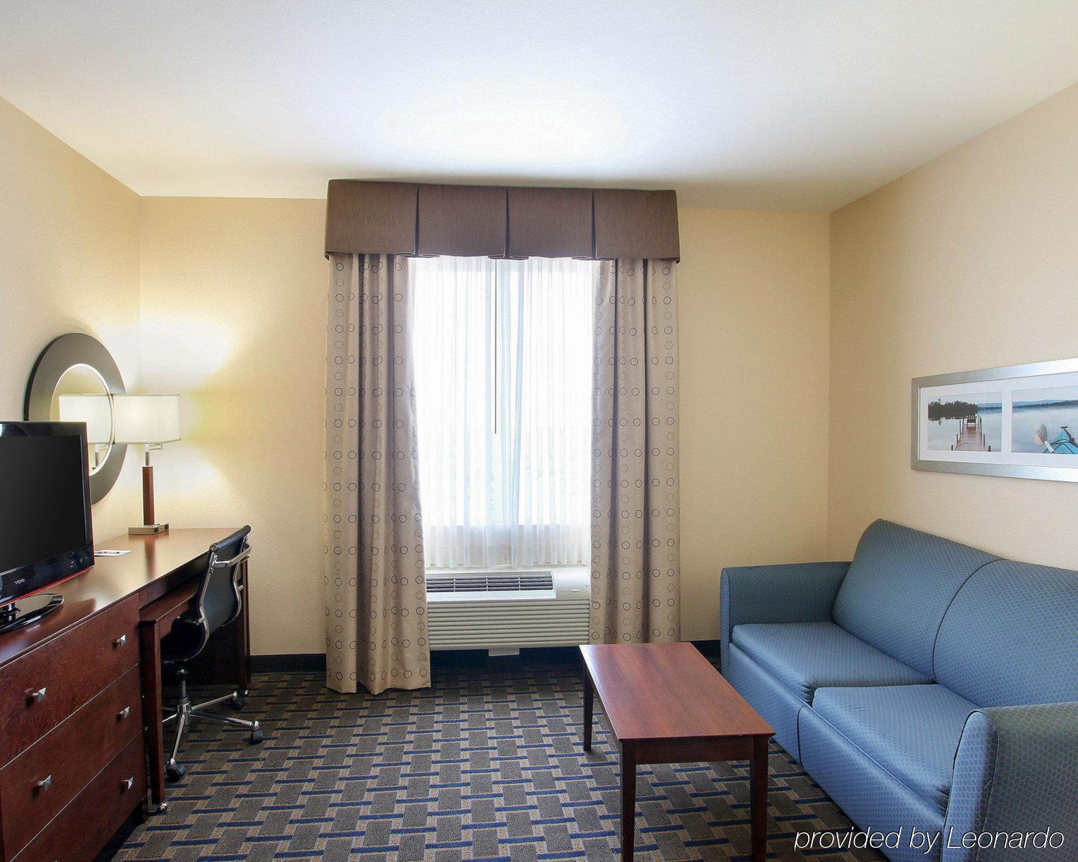 Best Western Plus Waxahachie Inn & Suites Exterior photo