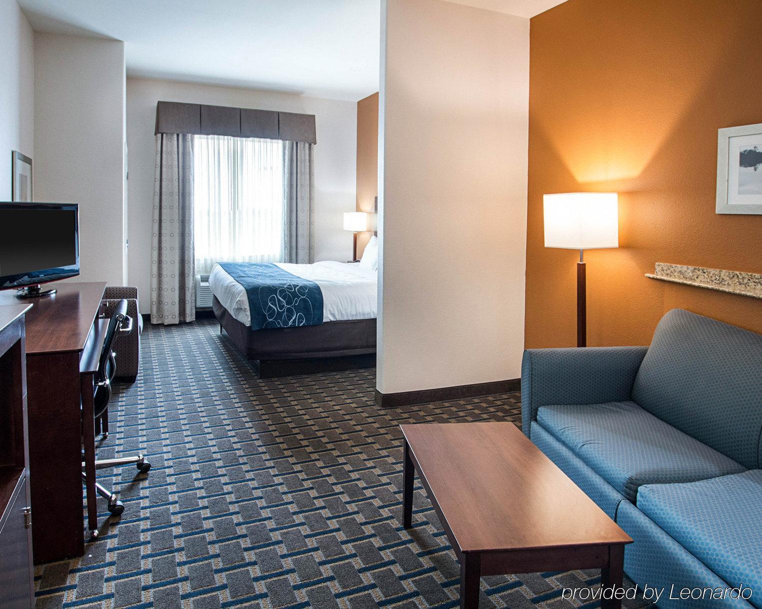 Best Western Plus Waxahachie Inn & Suites Exterior photo