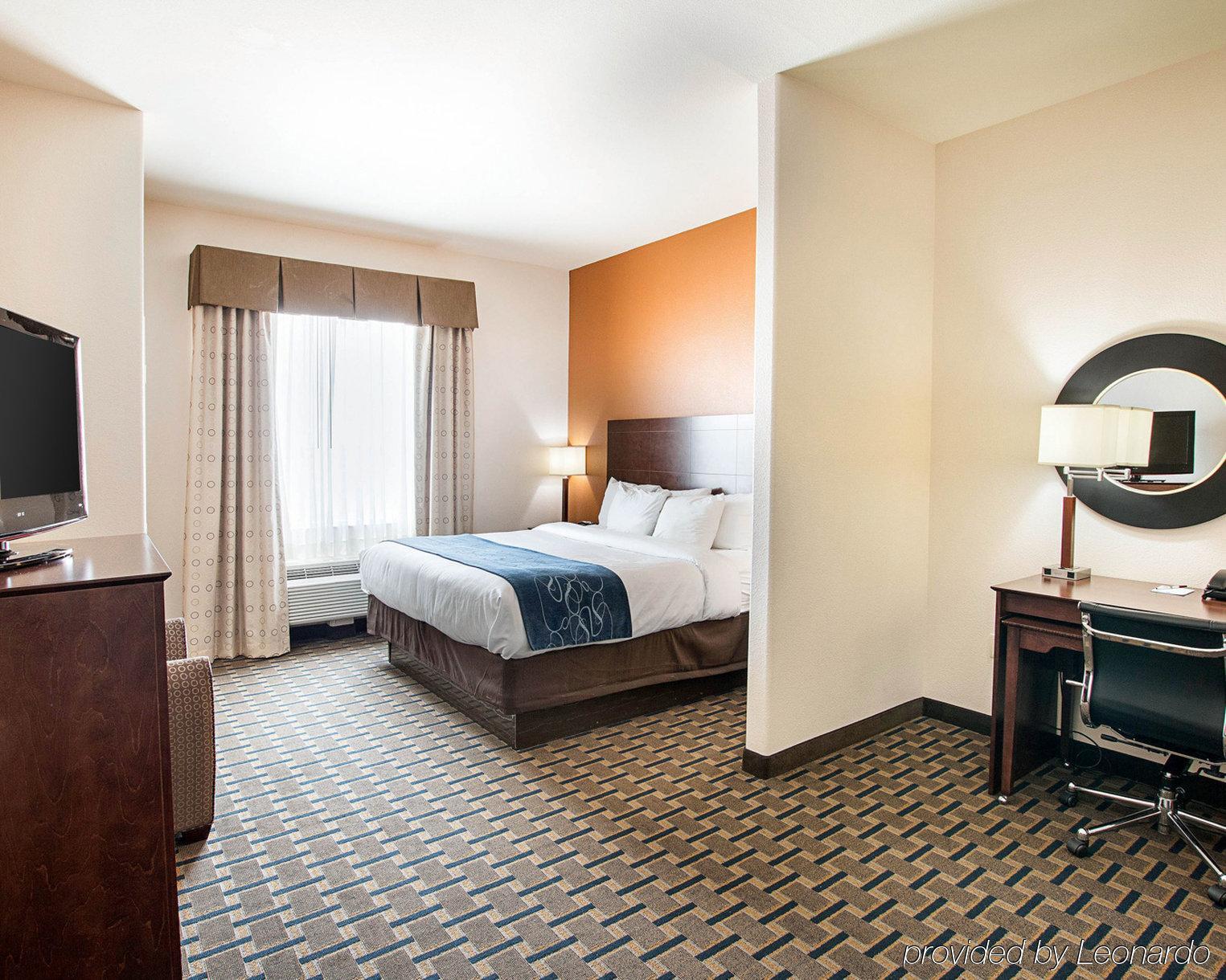 Best Western Plus Waxahachie Inn & Suites Exterior photo