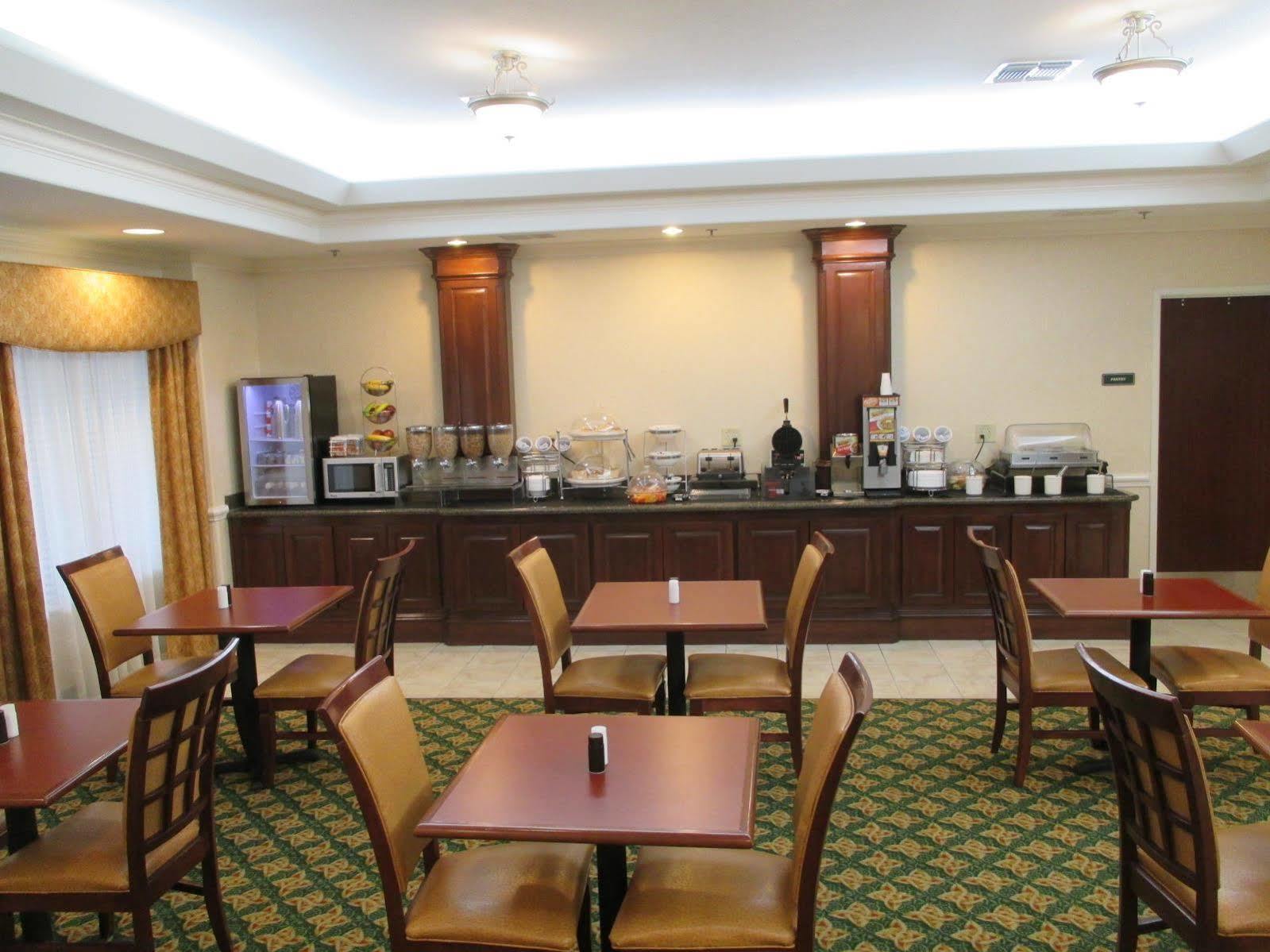 Best Western Plus Waxahachie Inn & Suites Exterior photo