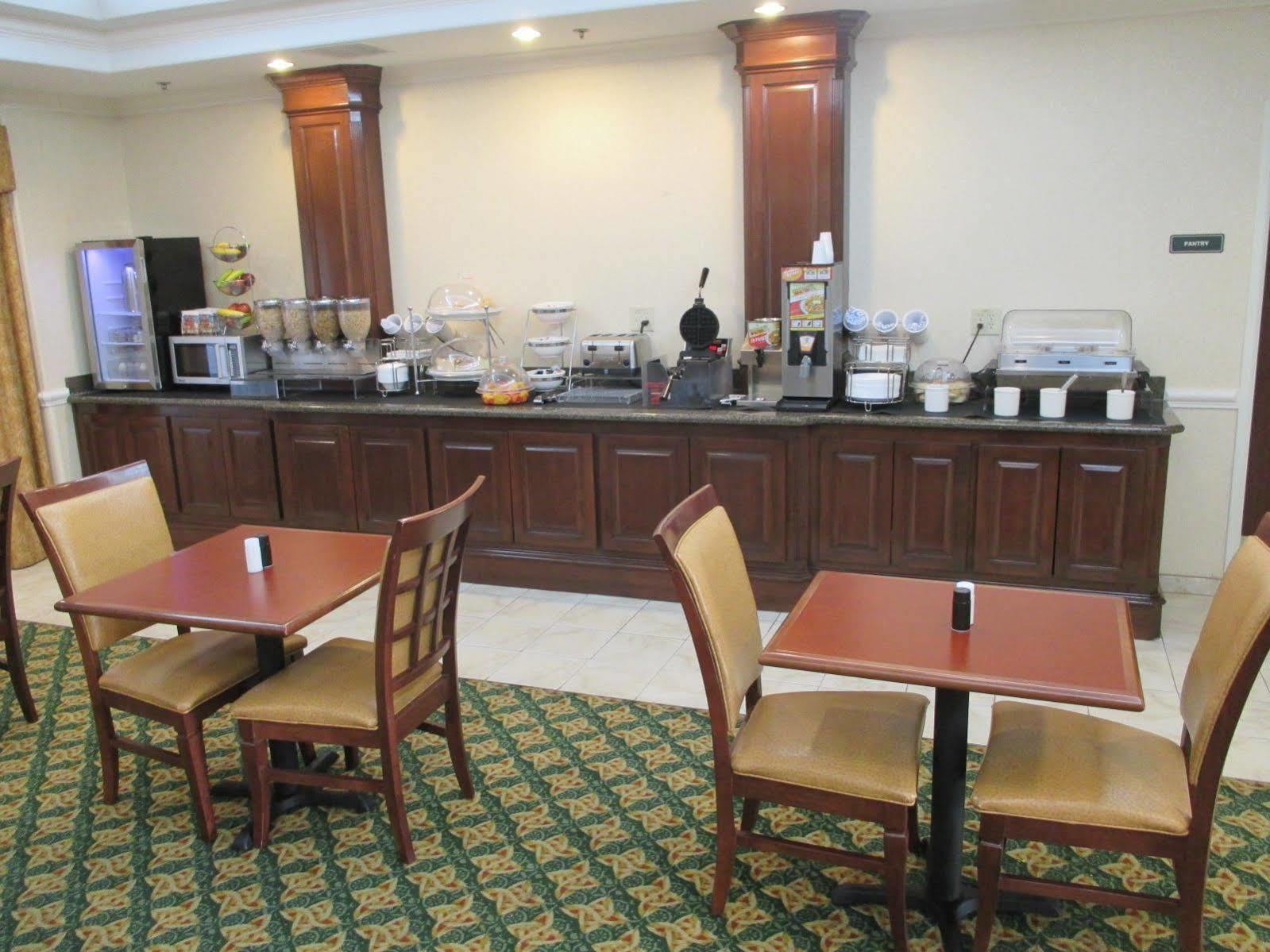 Best Western Plus Waxahachie Inn & Suites Exterior photo