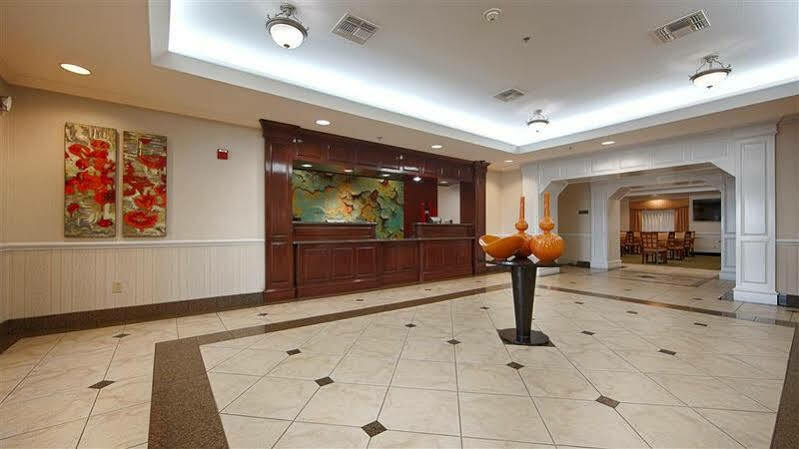 Best Western Plus Waxahachie Inn & Suites Exterior photo