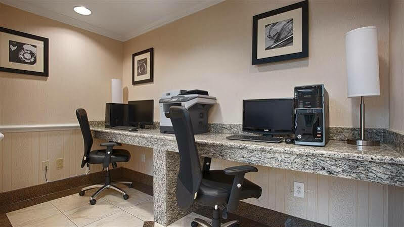 Best Western Plus Waxahachie Inn & Suites Exterior photo