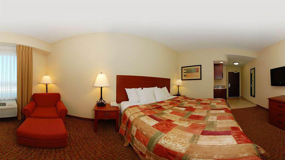 Best Western Plus Waxahachie Inn & Suites Exterior photo